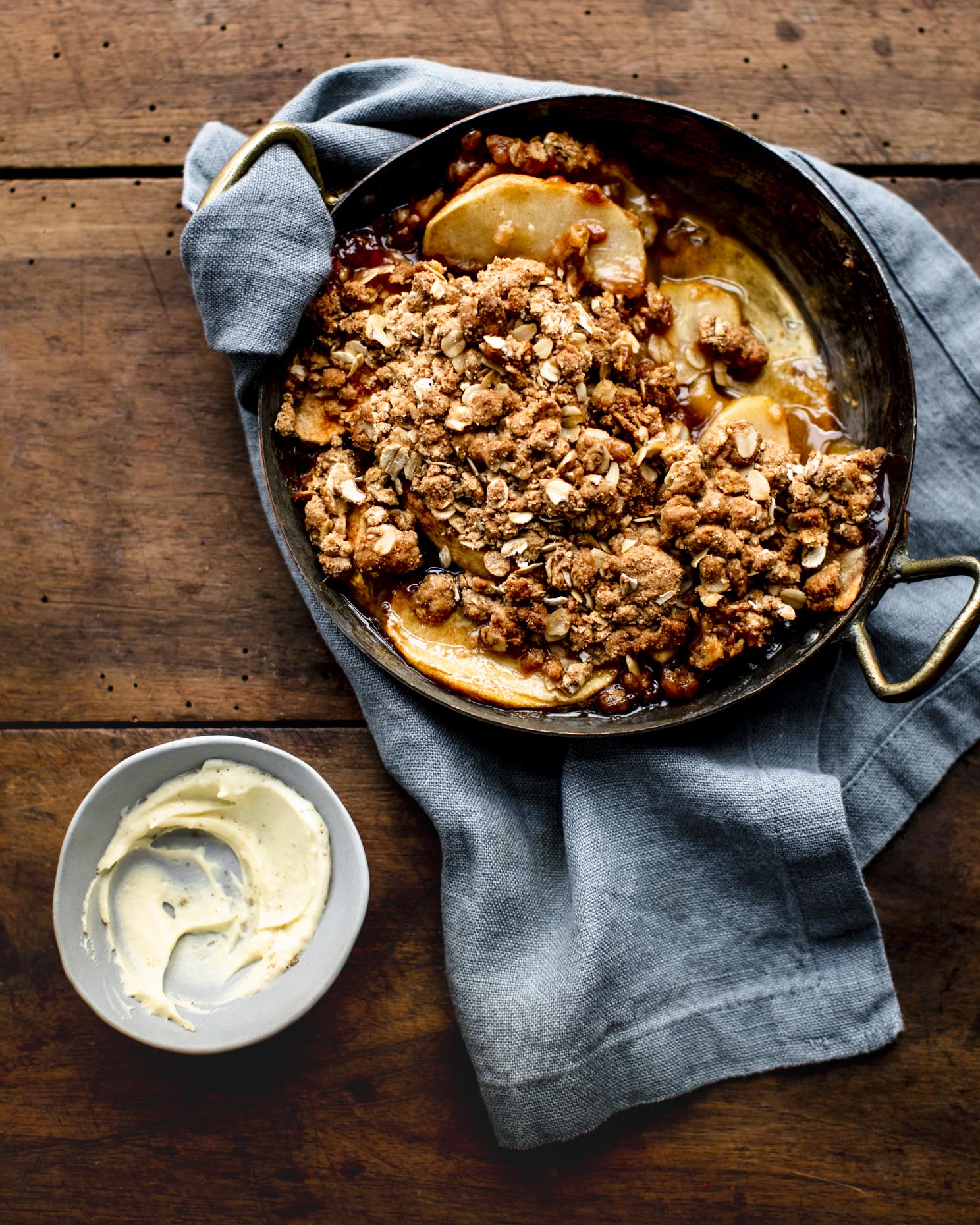 larsen_apple_crisp_with_cardamom_custard_0070
