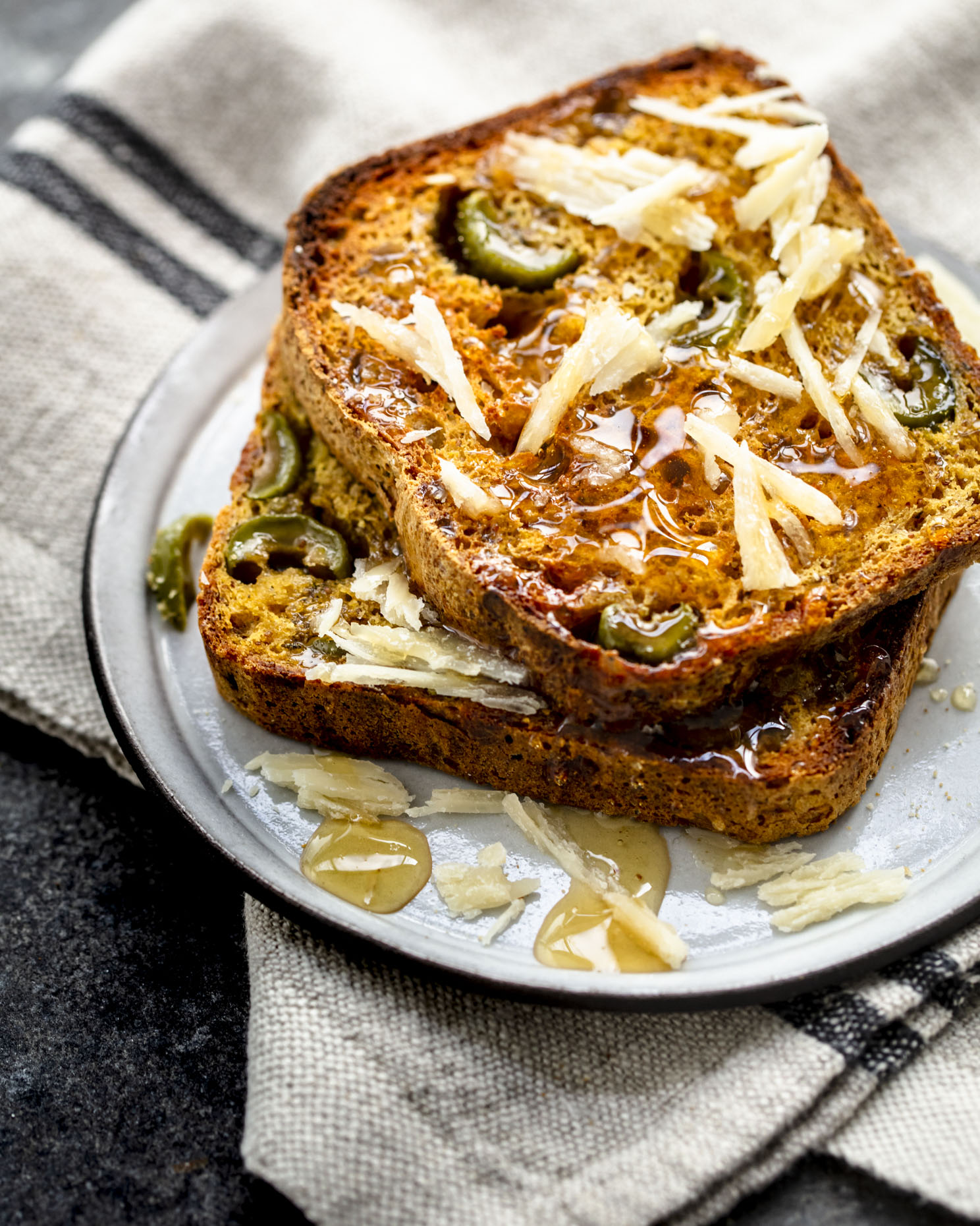 larsen_pumpkin_bread_olives_parm_rosemary_0120